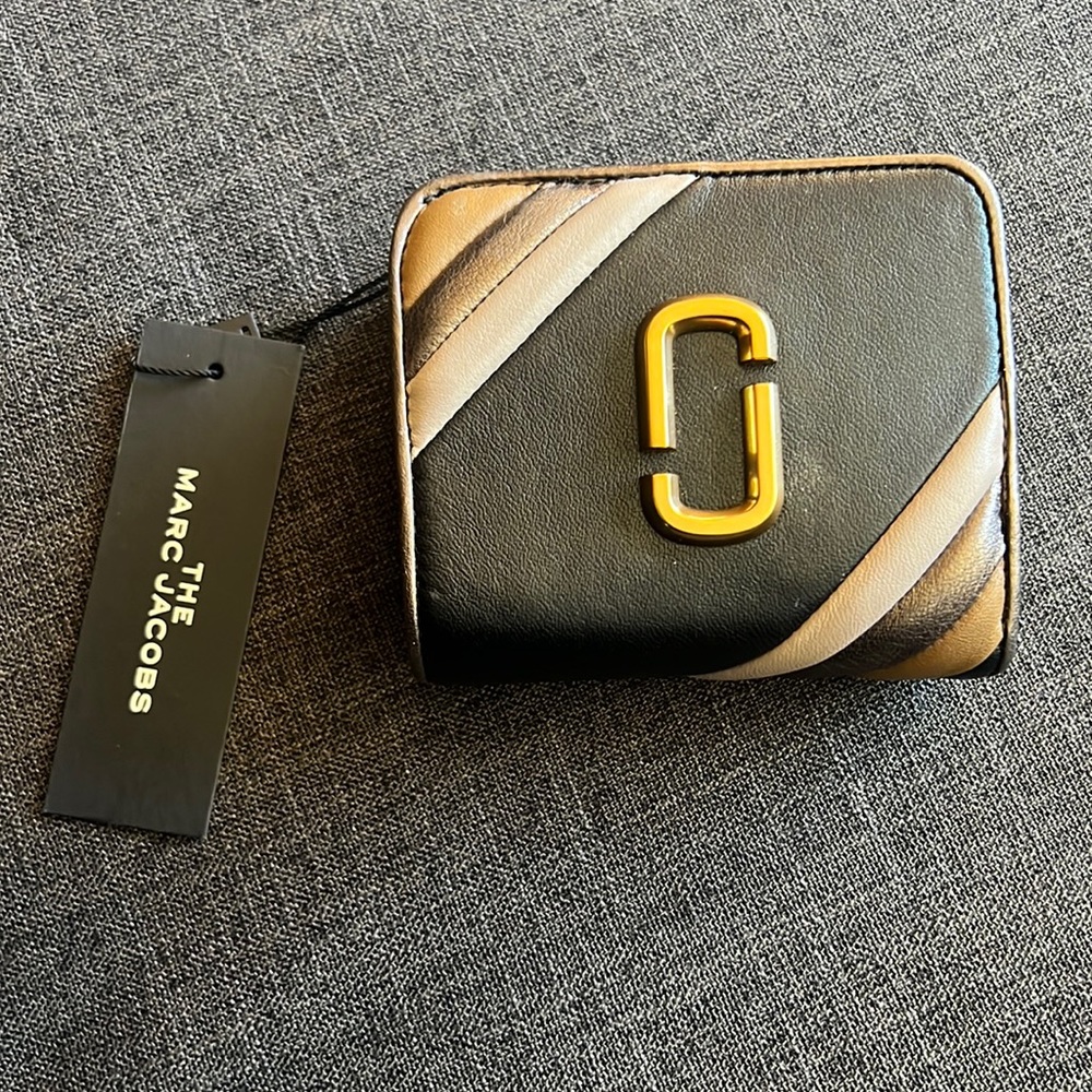 Limited Edition: Marc Jacobs Utility Compact Wallet (Multi-Color)